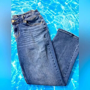 Maurices Medium High Rise Curvy Skinny Light Wash Stretch Denim Jeans